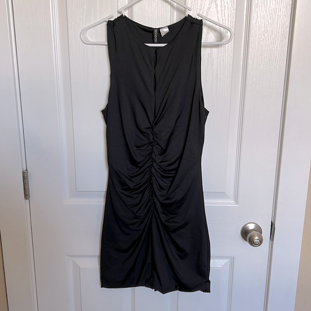 NWOT H&M Black Keyhole Mini Dress Size M